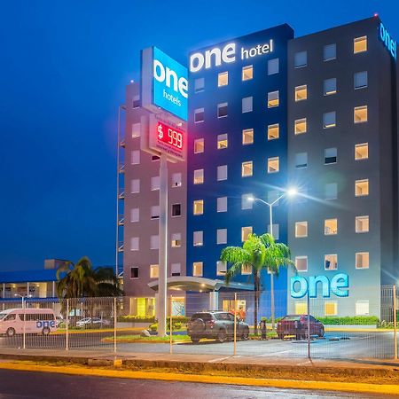 One Monterrey Aeropuerto Hotell Apodaca Exteriör bild