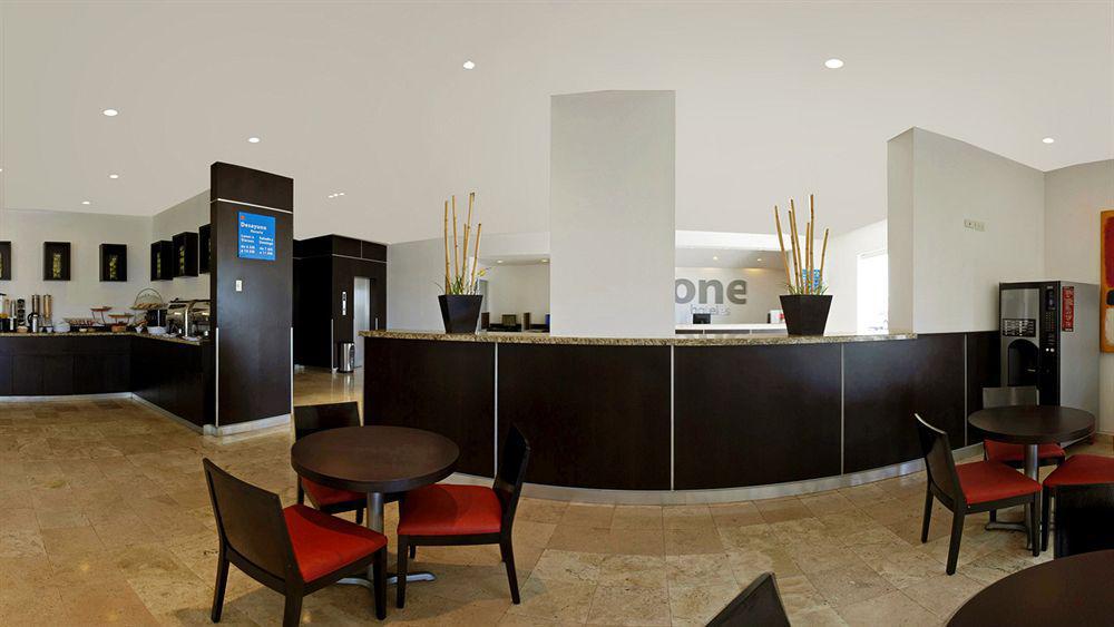One Monterrey Aeropuerto Hotell Apodaca Exteriör bild